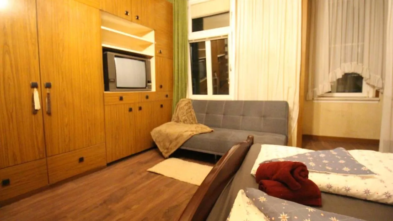 Cozy Apartment In Alserstrasse Area Th Βιέννη